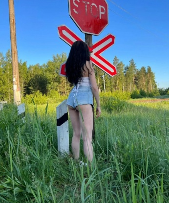 Оля